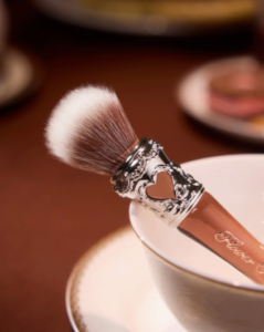 the sweetie bear rounded blush brush